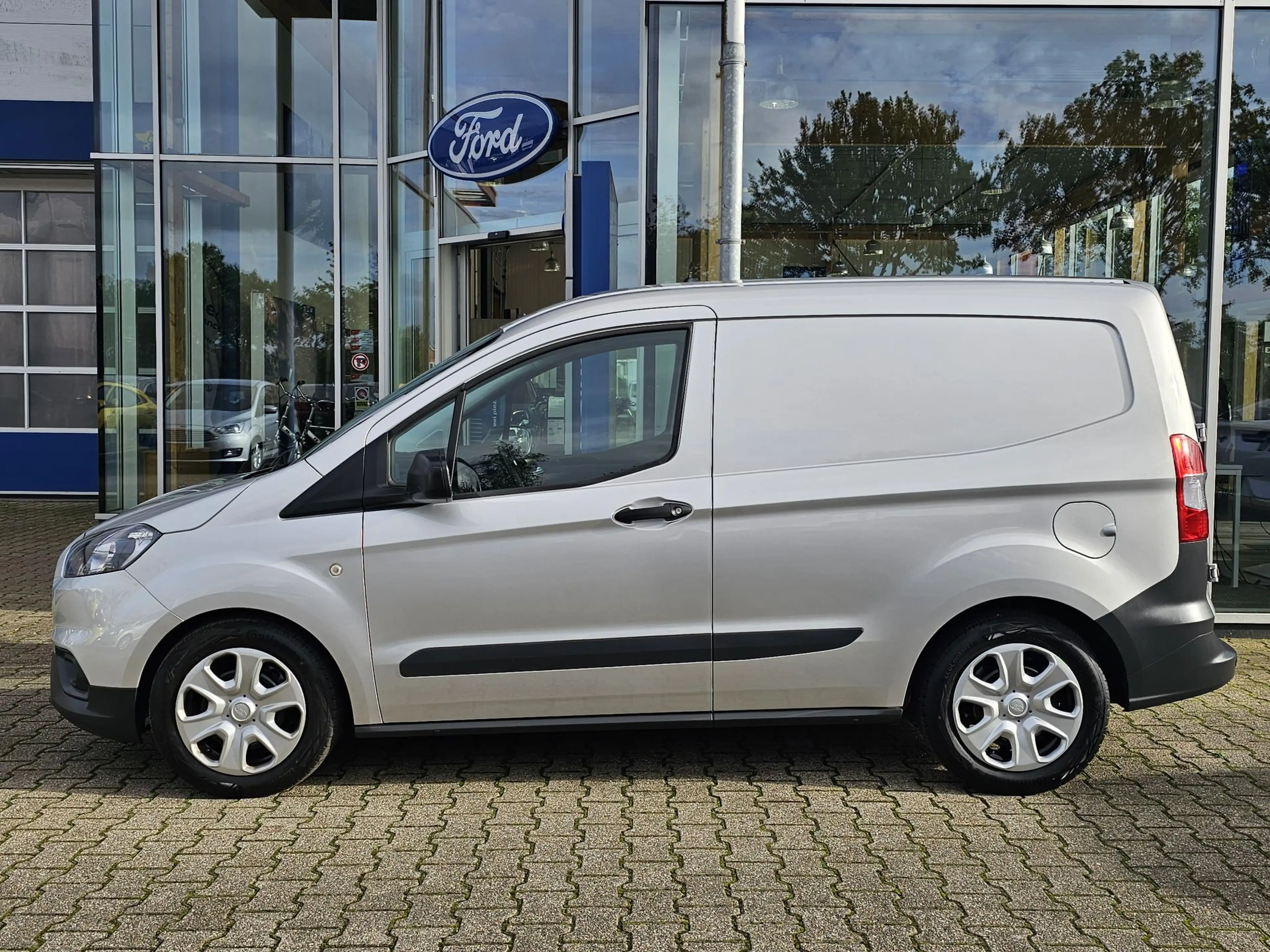 Ford Transit Courier 1.5 TDCI Trend Duratorq S&S | Navigatie | Parkeers — photo 2