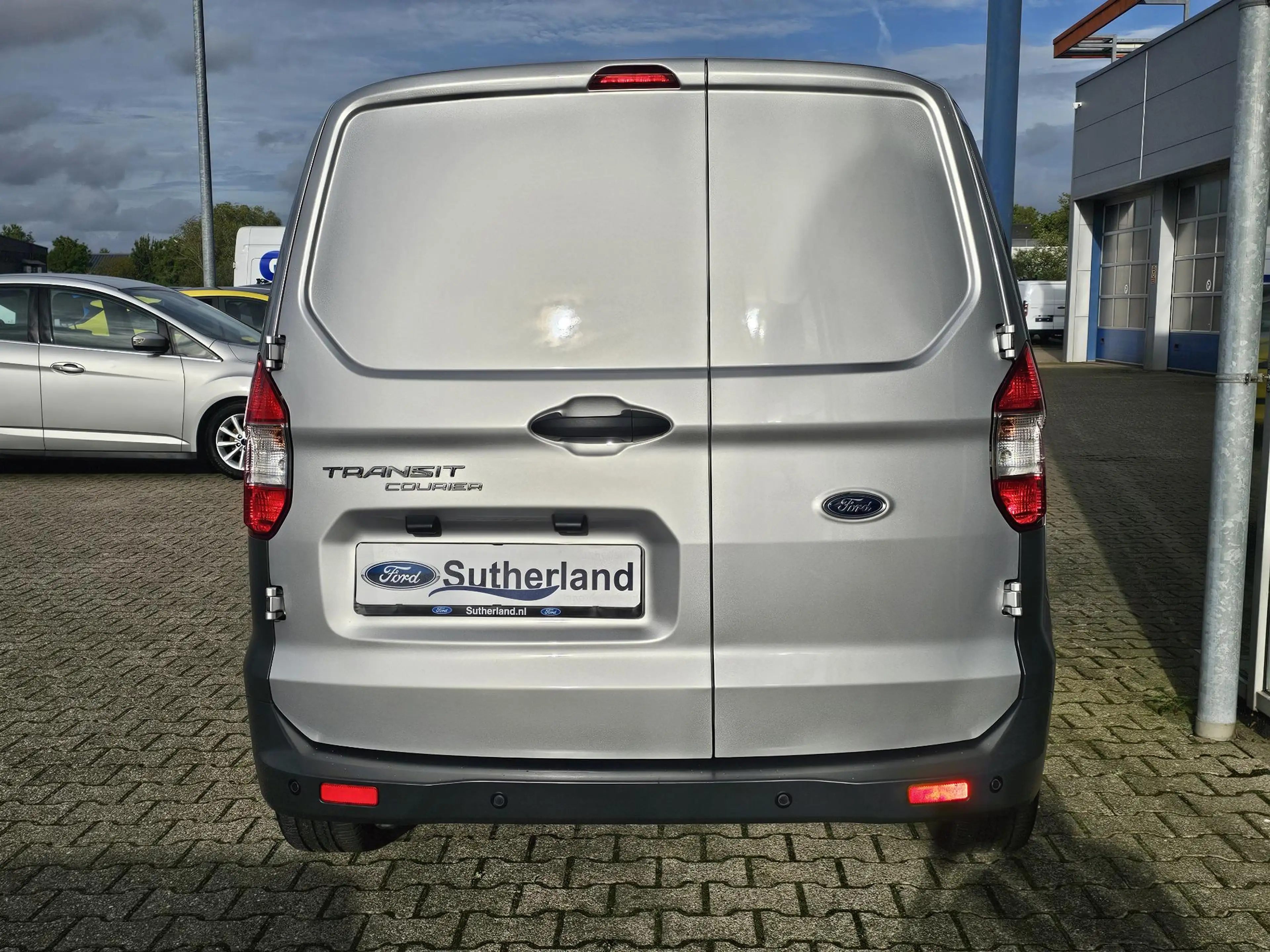 Ford Transit Courier 1.5 TDCI Trend Duratorq S&S | Navigatie | Parkeers — photo 4