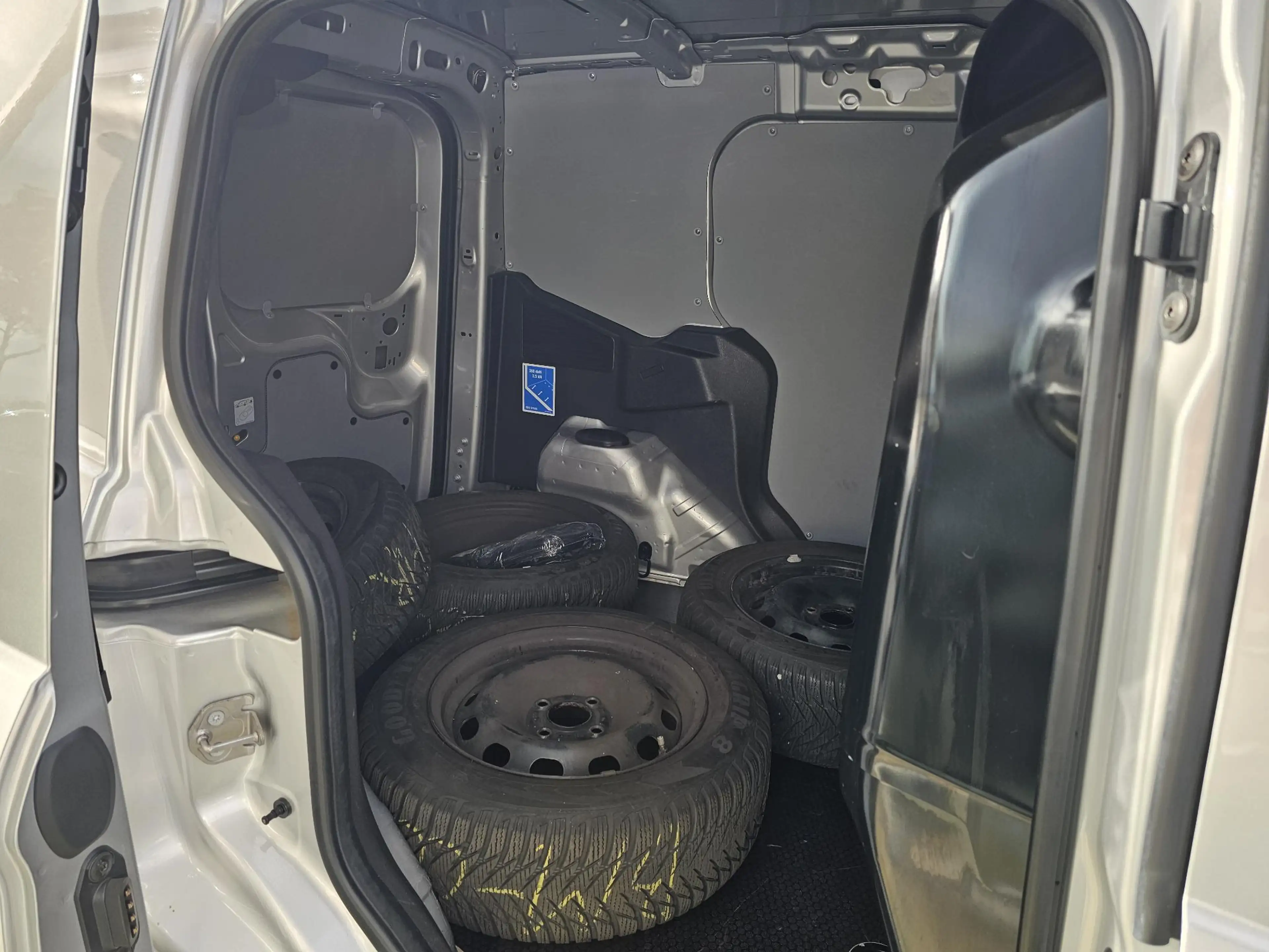 Ford Transit Courier 1.5 TDCI Trend Duratorq S&S | Navigatie | Parkeers — photo 9