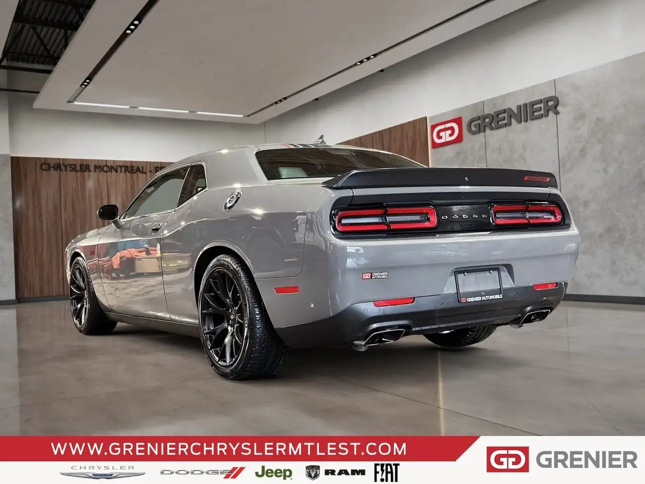 Dodge Challenger снимка Dodge Challenger