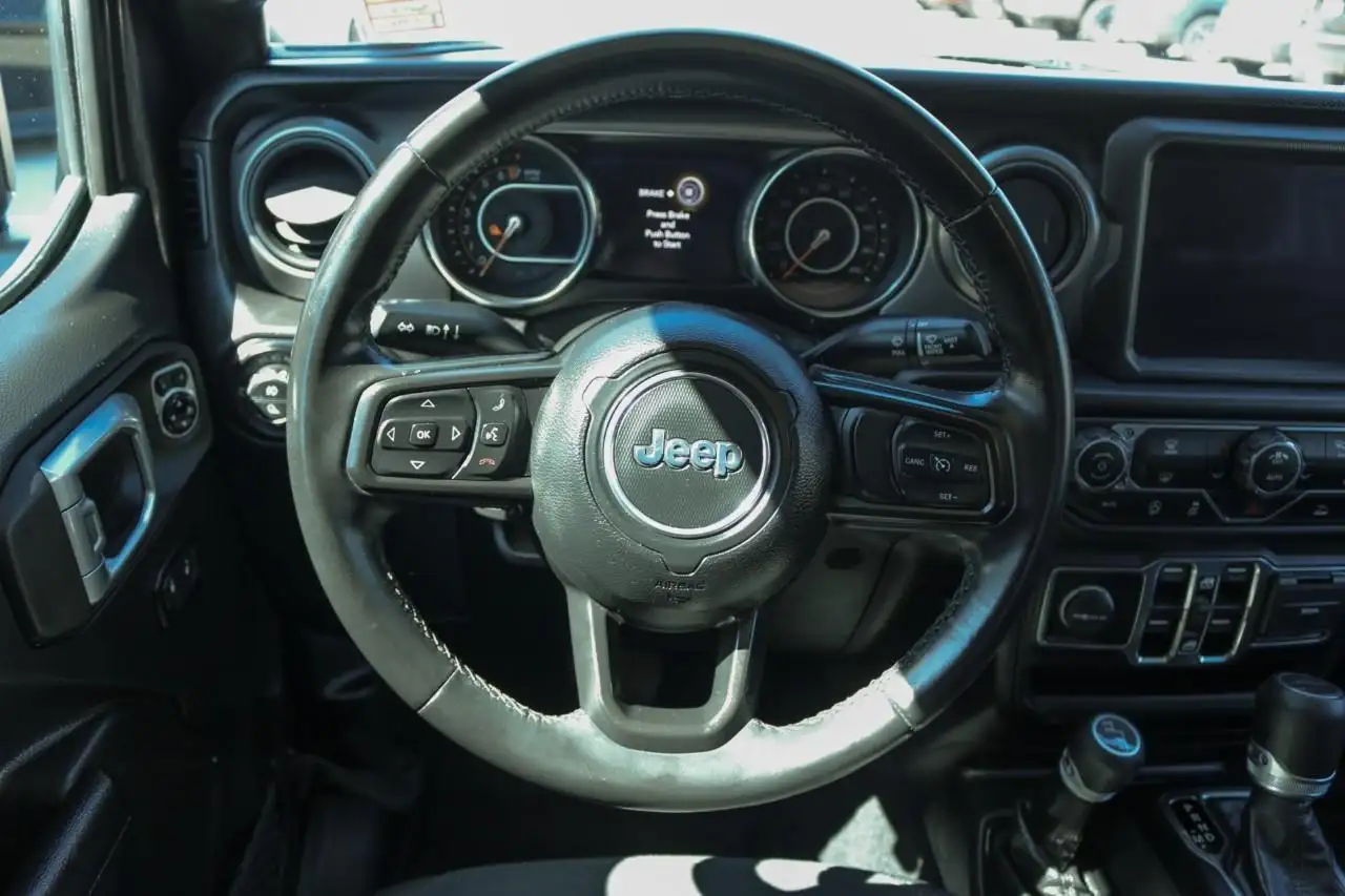 Jeep Gladiator photo Jeep Gladiator