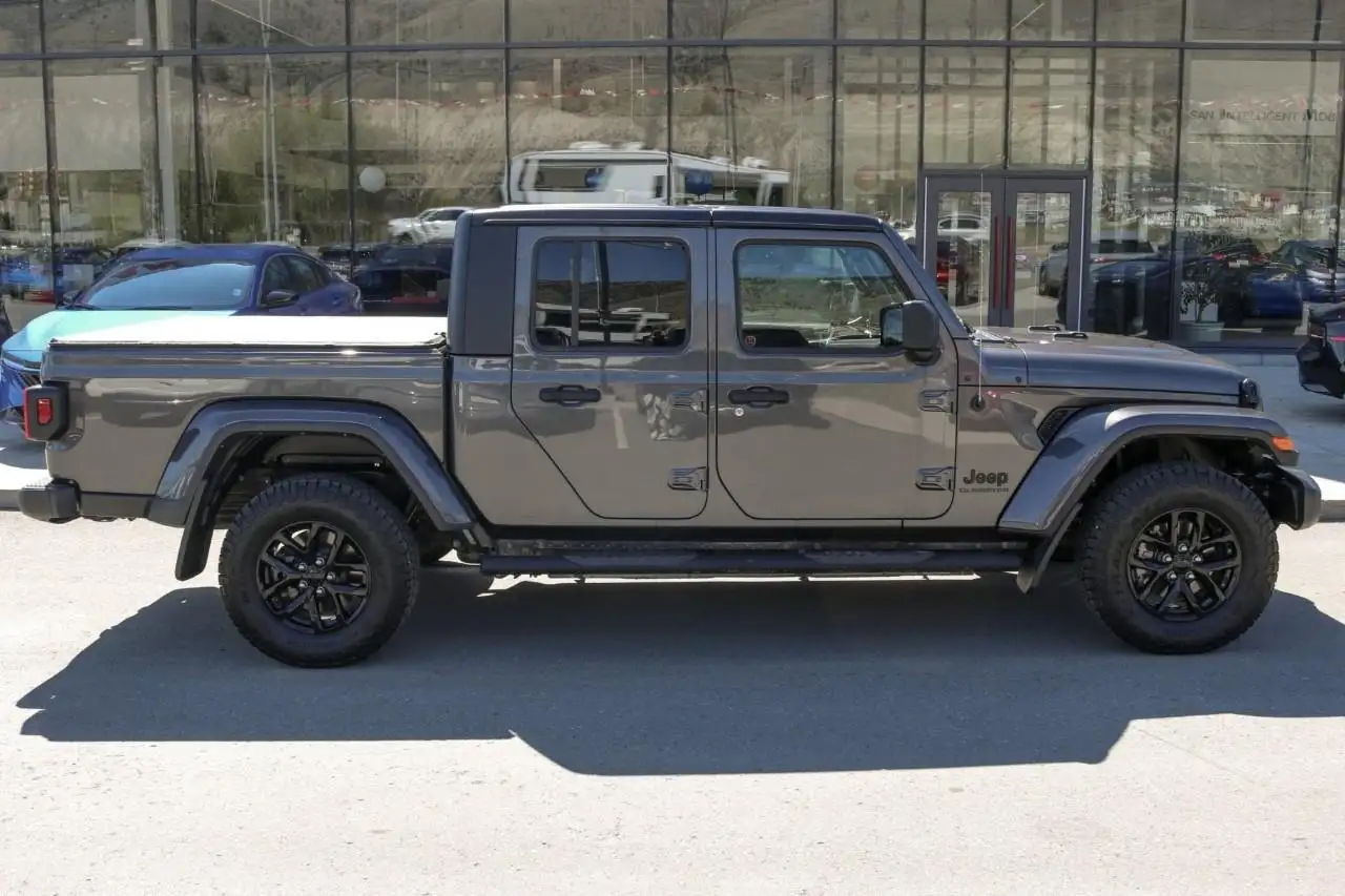 Jeep Gladiator photo Jeep Gladiator