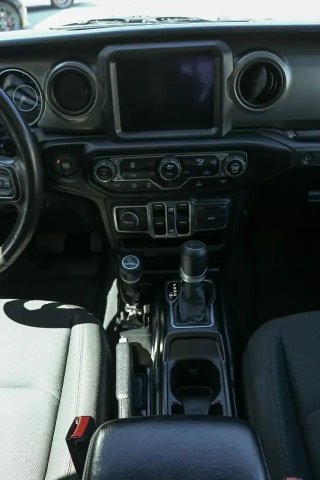 Jeep Gladiator photo Jeep Gladiator