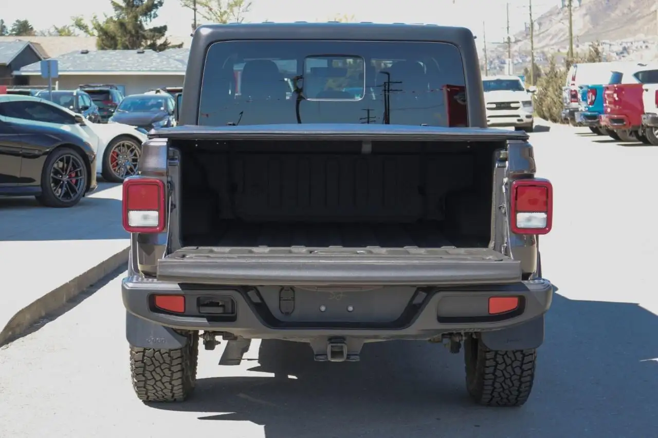 Jeep Gladiator photo Jeep Gladiator
