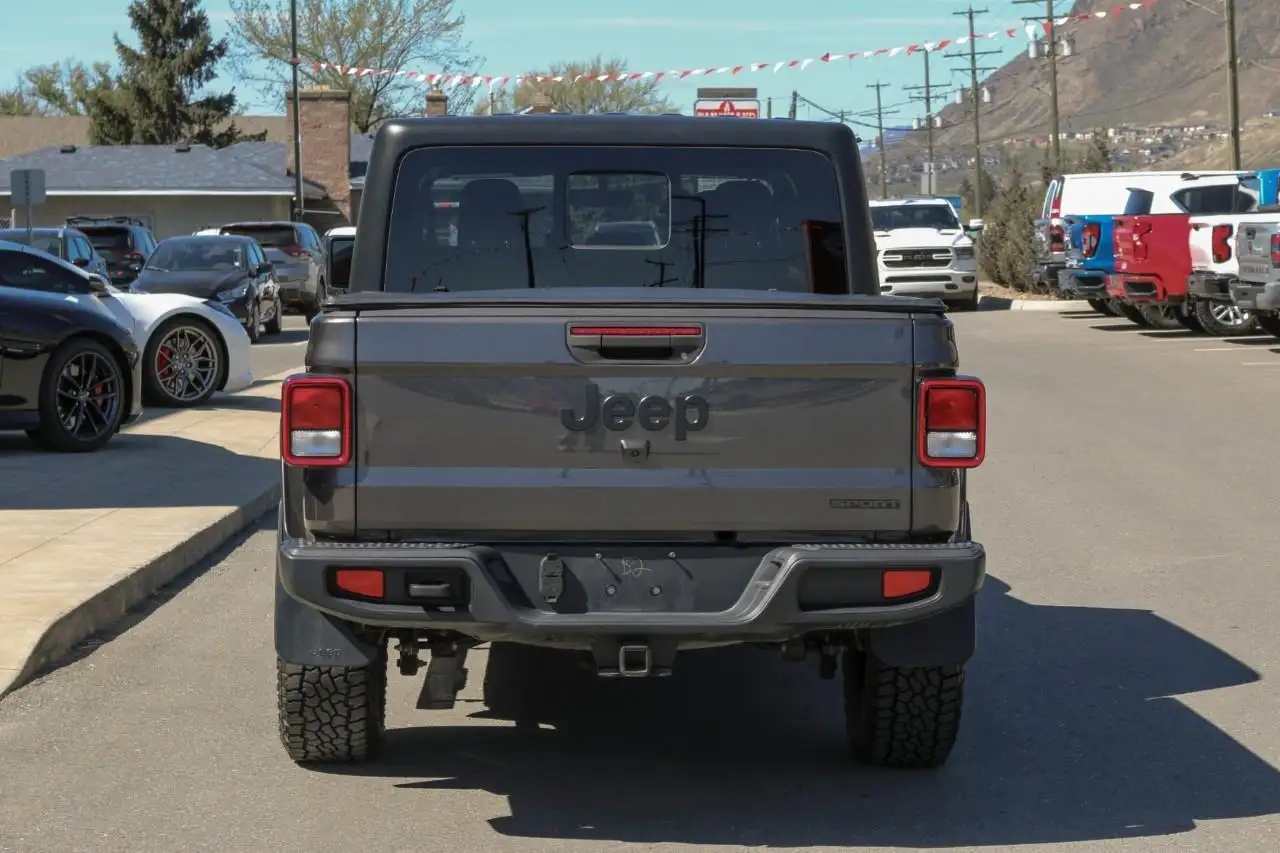 Jeep Gladiator photo Jeep Gladiator