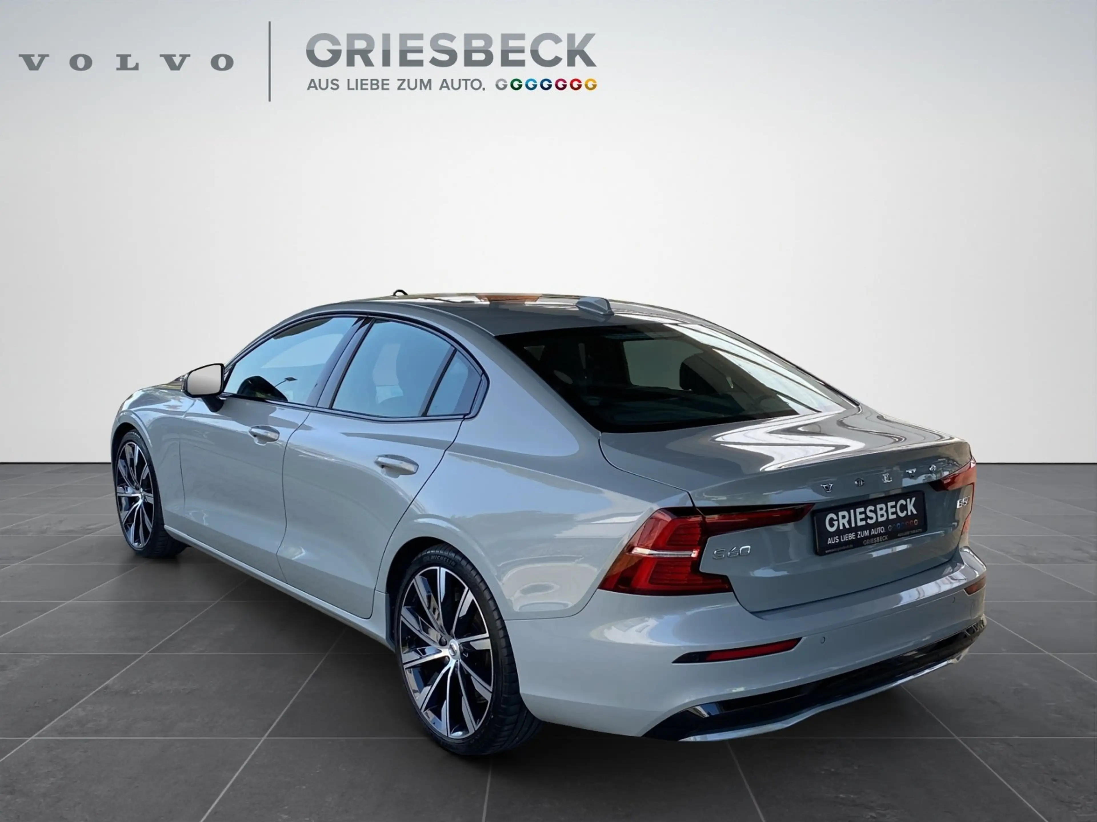 Volvo S60 B5 Ultimate Dark ACC+AHK+LED+Navi+SD+SHZ+LM — photo 3