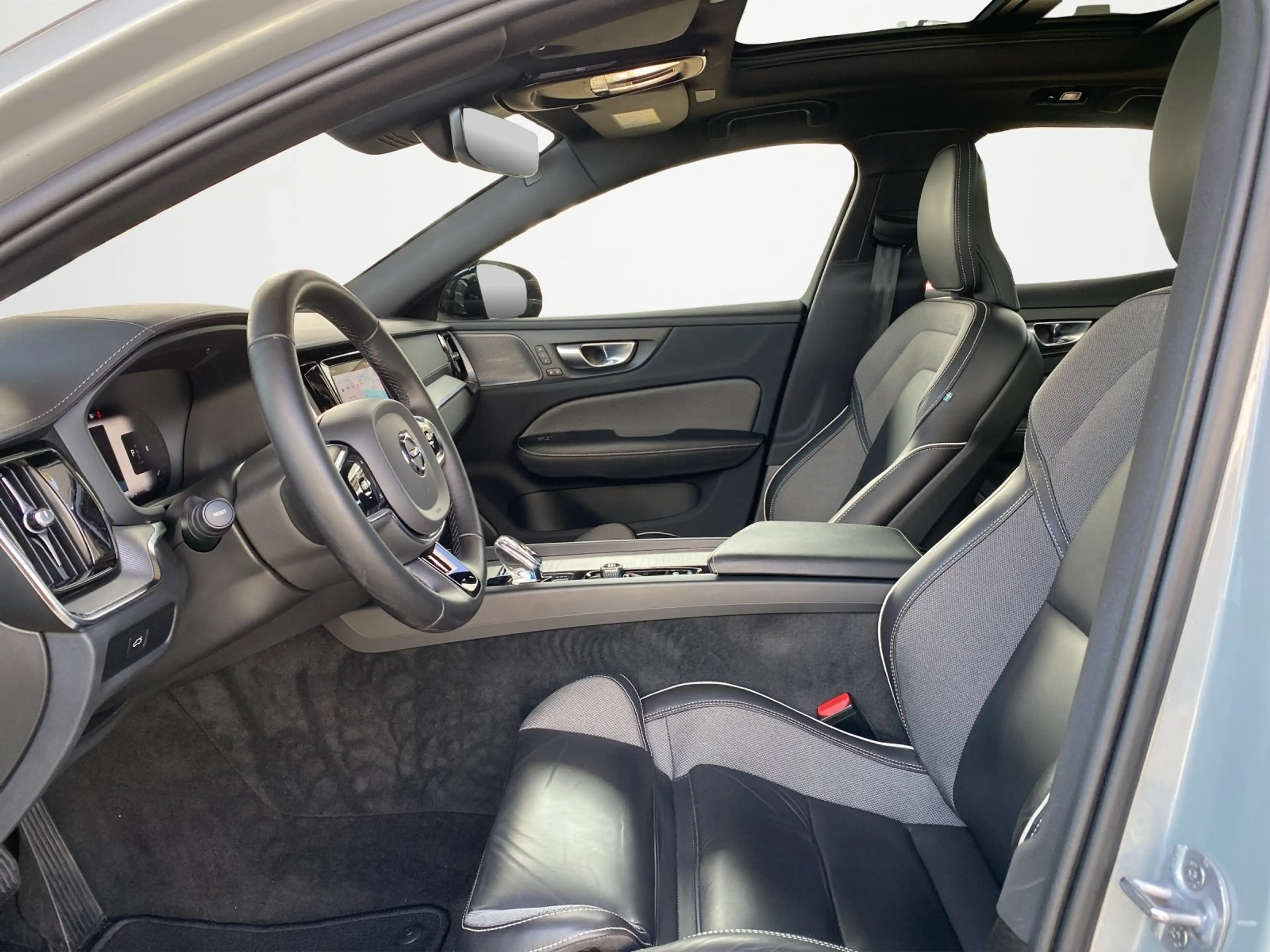 Volvo S60 B5 Ultimate Dark ACC+AHK+LED+Navi+SD+SHZ+LM — photo 7