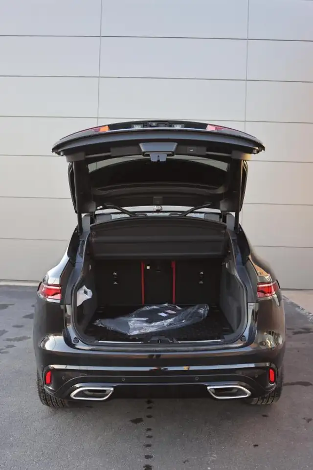 Jaguar F-Pace снимка Jaguar F-Pace