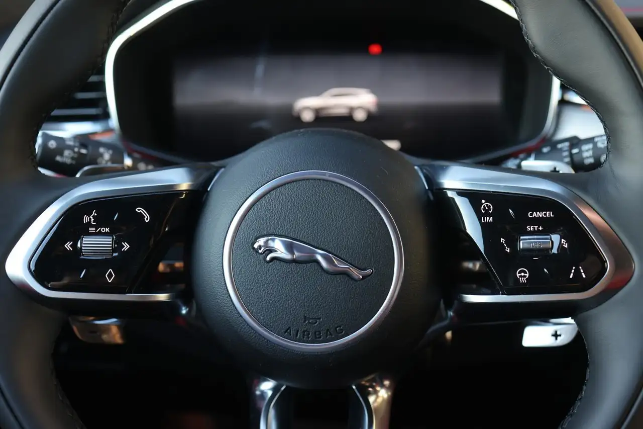 Jaguar F-Pace снимка Jaguar F-Pace