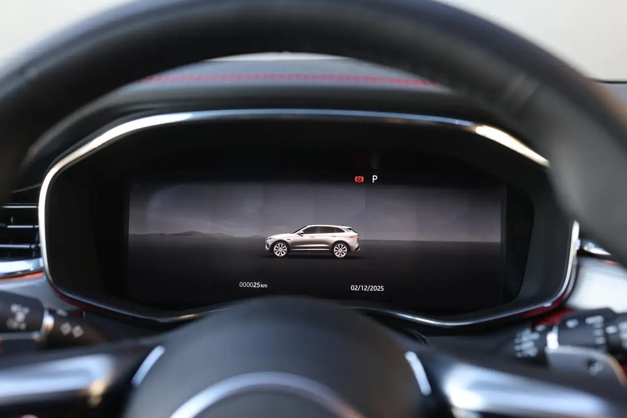 Jaguar F-Pace снимка Jaguar F-Pace