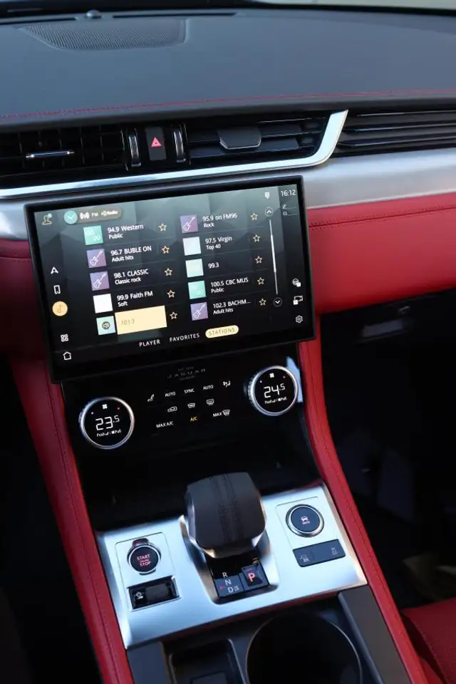 Jaguar F-Pace снимка Jaguar F-Pace