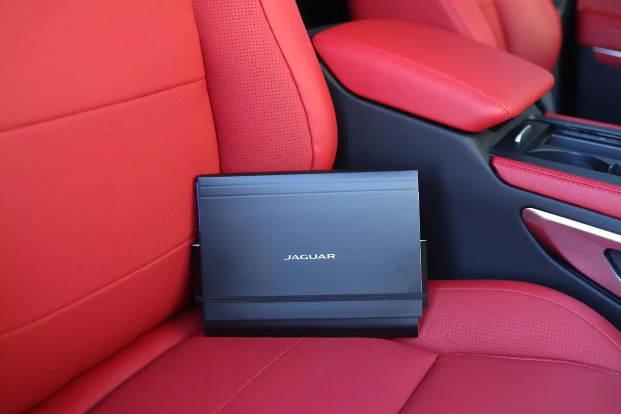 Jaguar F-Pace снимка Jaguar F-Pace