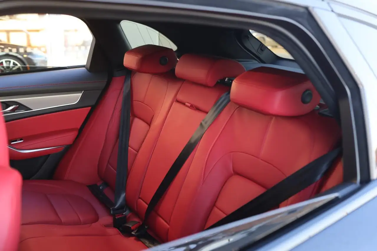 Jaguar F-Pace снимка Jaguar F-Pace