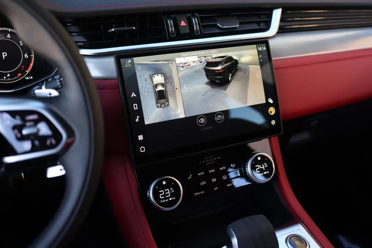 Jaguar F-Pace снимка Jaguar F-Pace