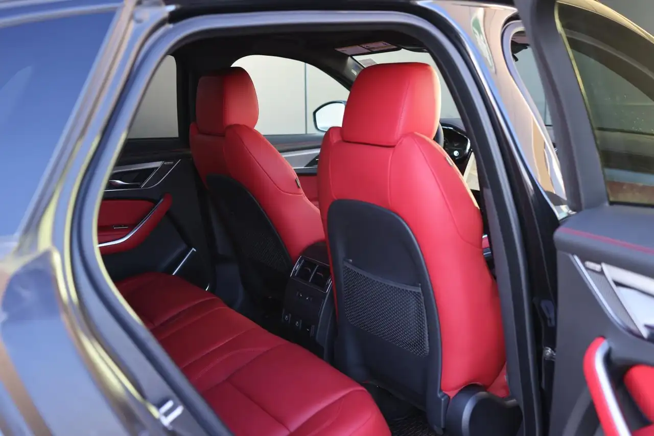 Jaguar F-Pace снимка Jaguar F-Pace