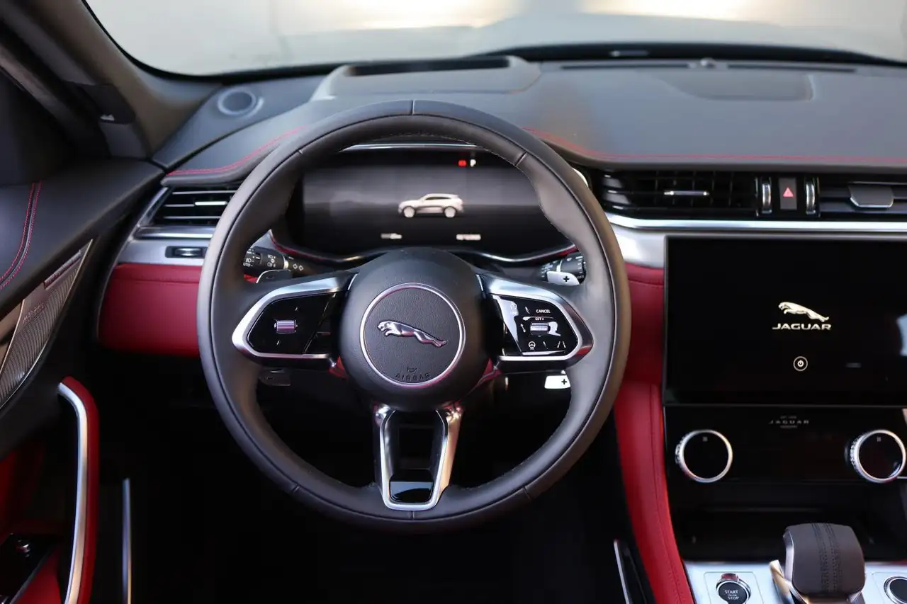 Jaguar F-Pace снимка Jaguar F-Pace