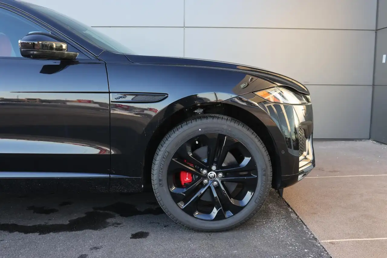 Jaguar F-Pace снимка Jaguar F-Pace