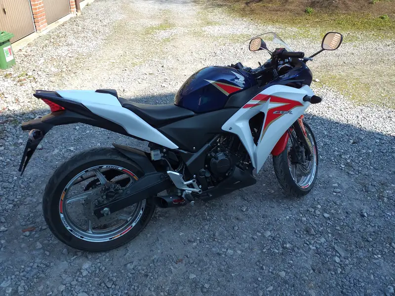 Honda CBR 250 - foto 5