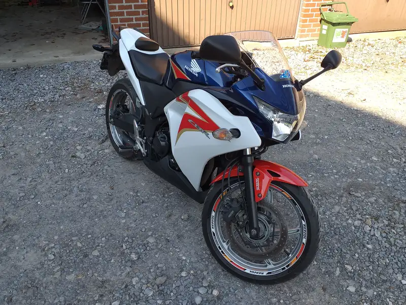 Honda CBR 250 - foto 2