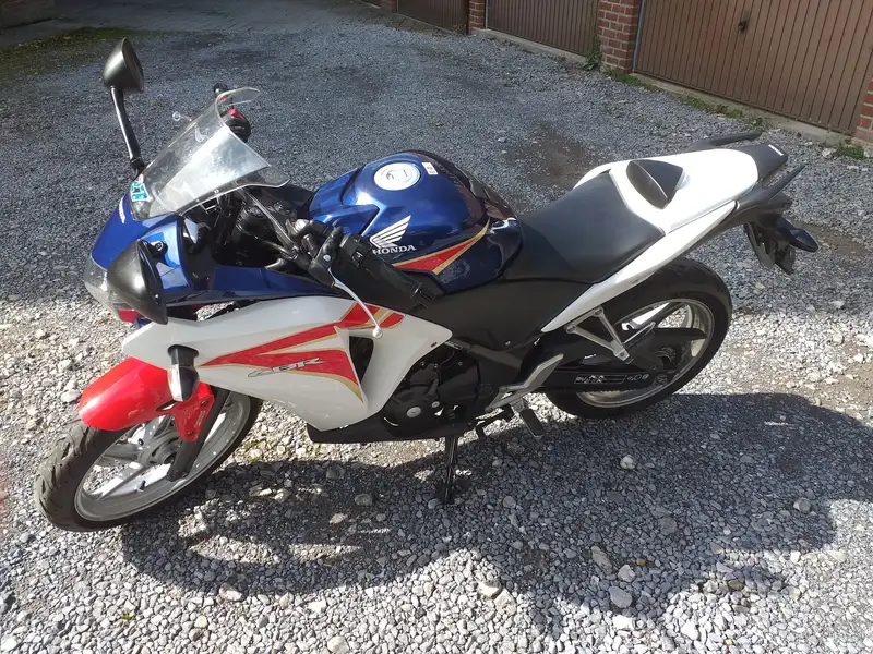 Honda CBR 250 - foto 6