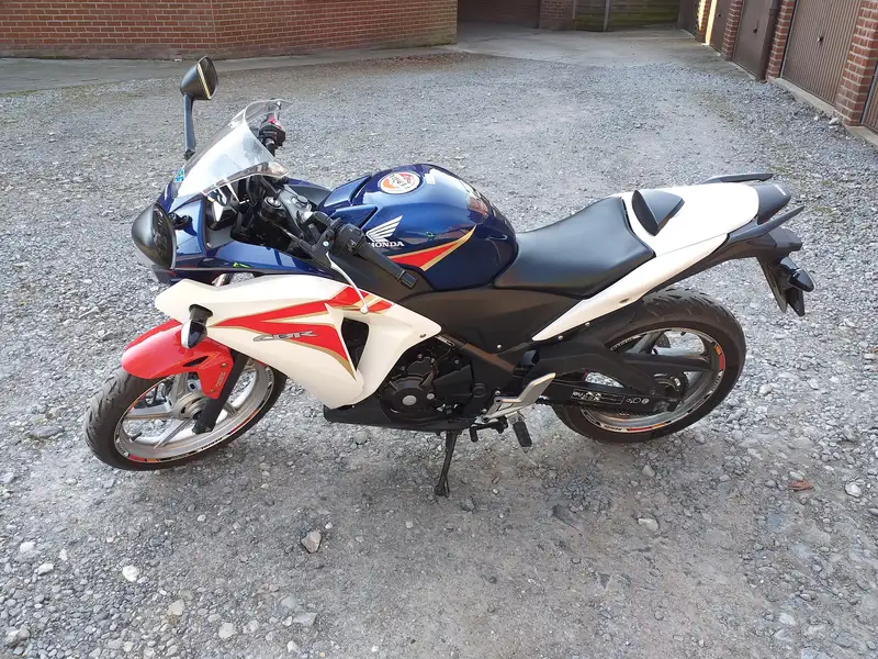Honda CBR 250 - foto 3