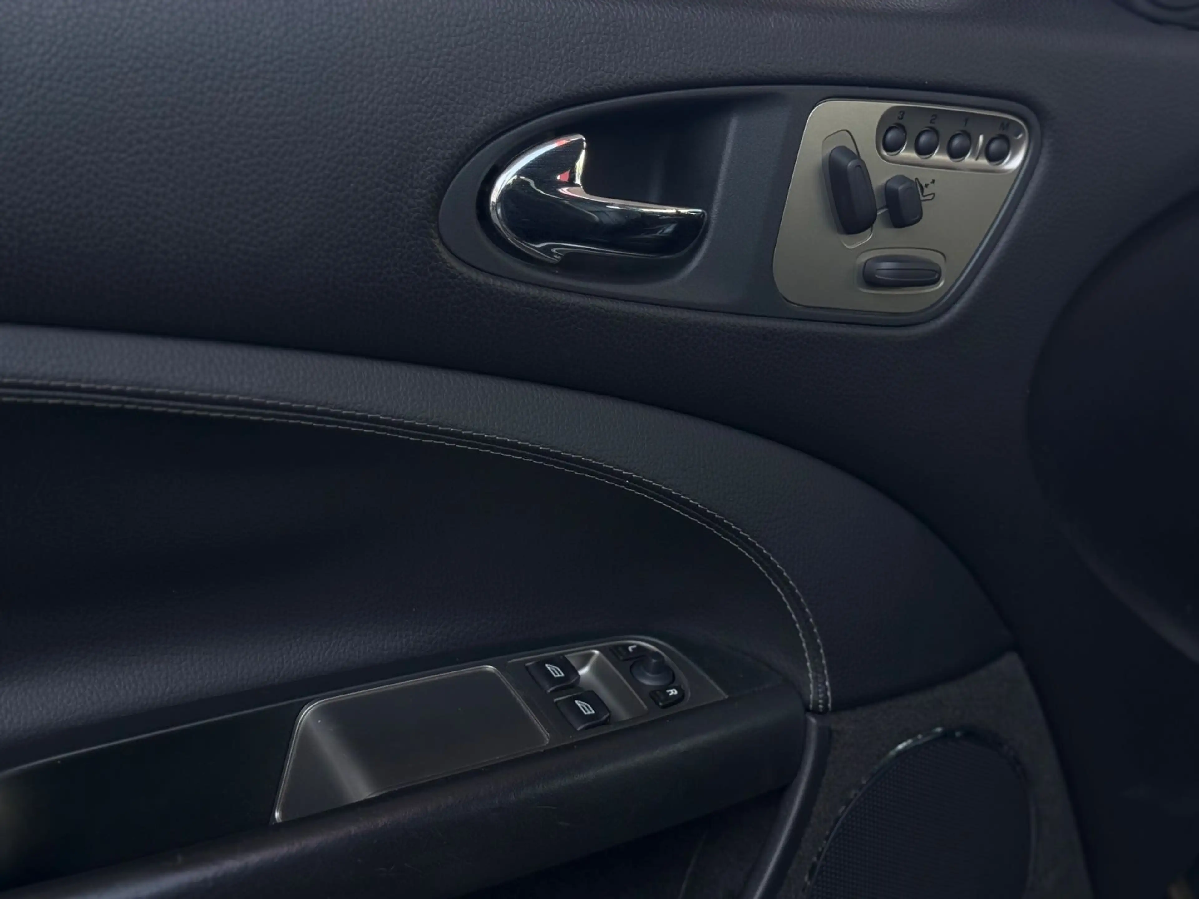 Jaguar XK 4.2 Coupe XENON/NAVI/LEDER/KEYLESS/MEMORY/BT — photo 12