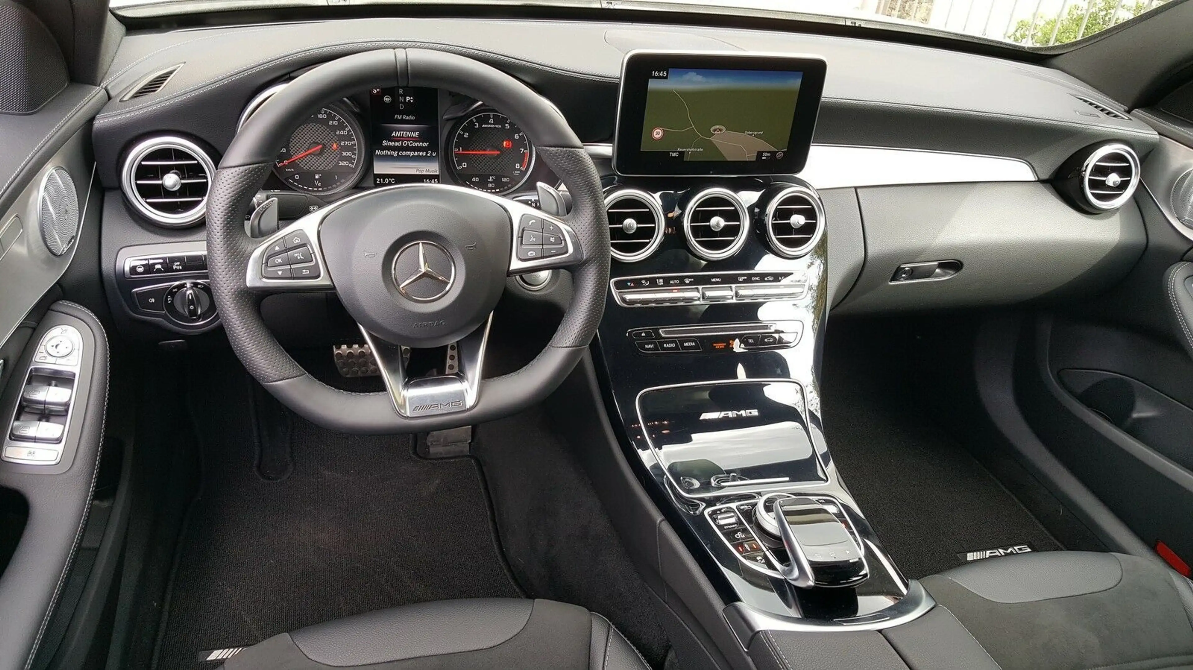 Mercedes-Benz C 63 AMG PANORAMA BURMESTER 31.850 km — photo 8