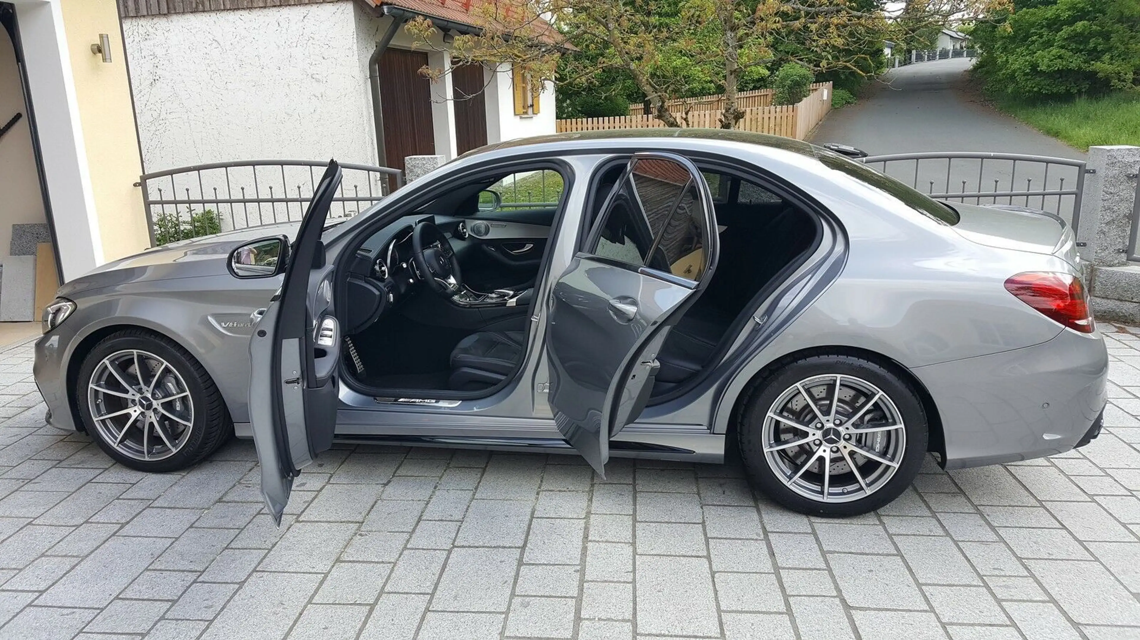 Mercedes-Benz C 63 AMG PANORAMA BURMESTER 31.850 km — photo 3