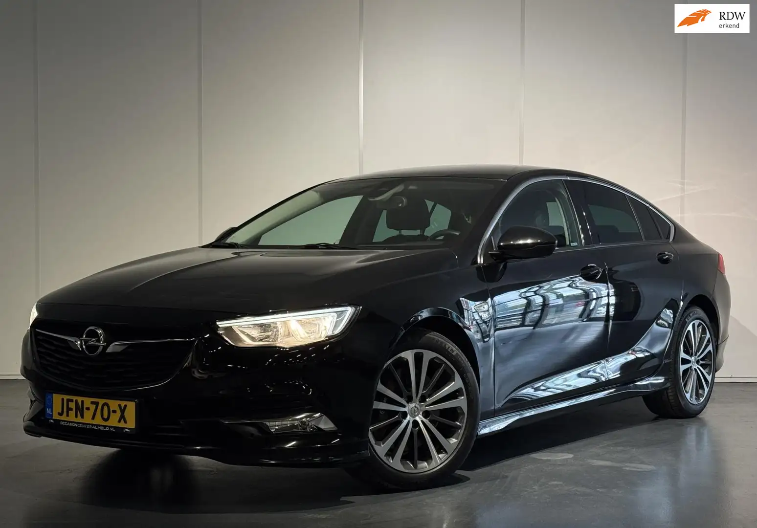 Opel Insignia Grand Sport 2.0 Turbo 4x4 GSi OPC-Line AUT /BOSE/K Noir - 1