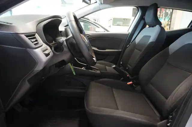 Renault Clio view 8