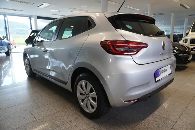 Renault Clio view 4