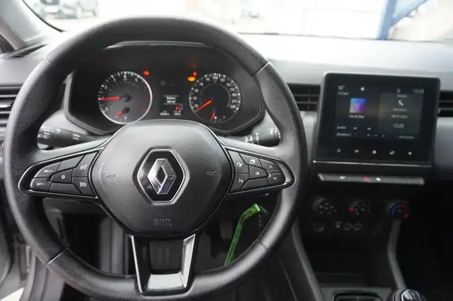 Renault Clio view 11