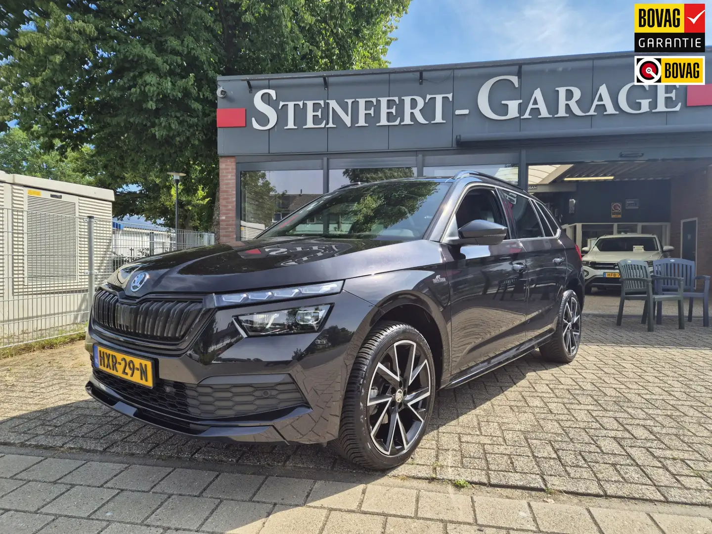 Skoda Kamiq 1.5 TSI Monte Carlo Automaat Zwart - 1