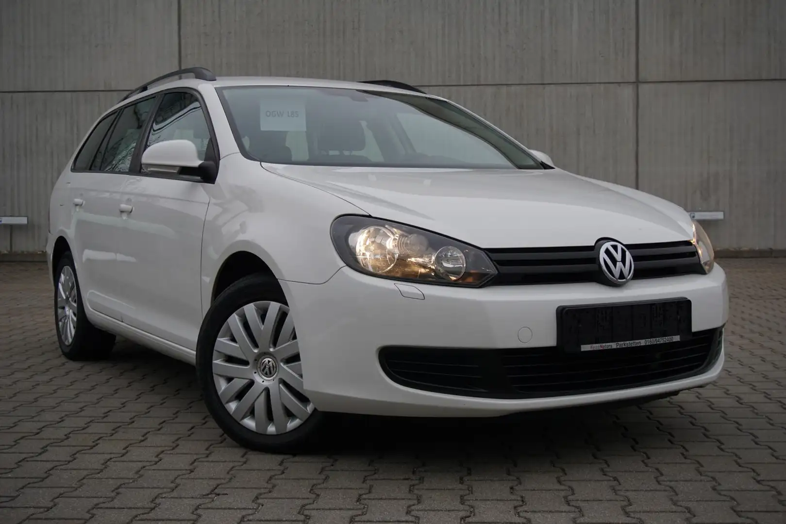 Volkswagen Golf 1.6TDI Variant SHZ Navi Standheiz Tempomat Bílá - 1