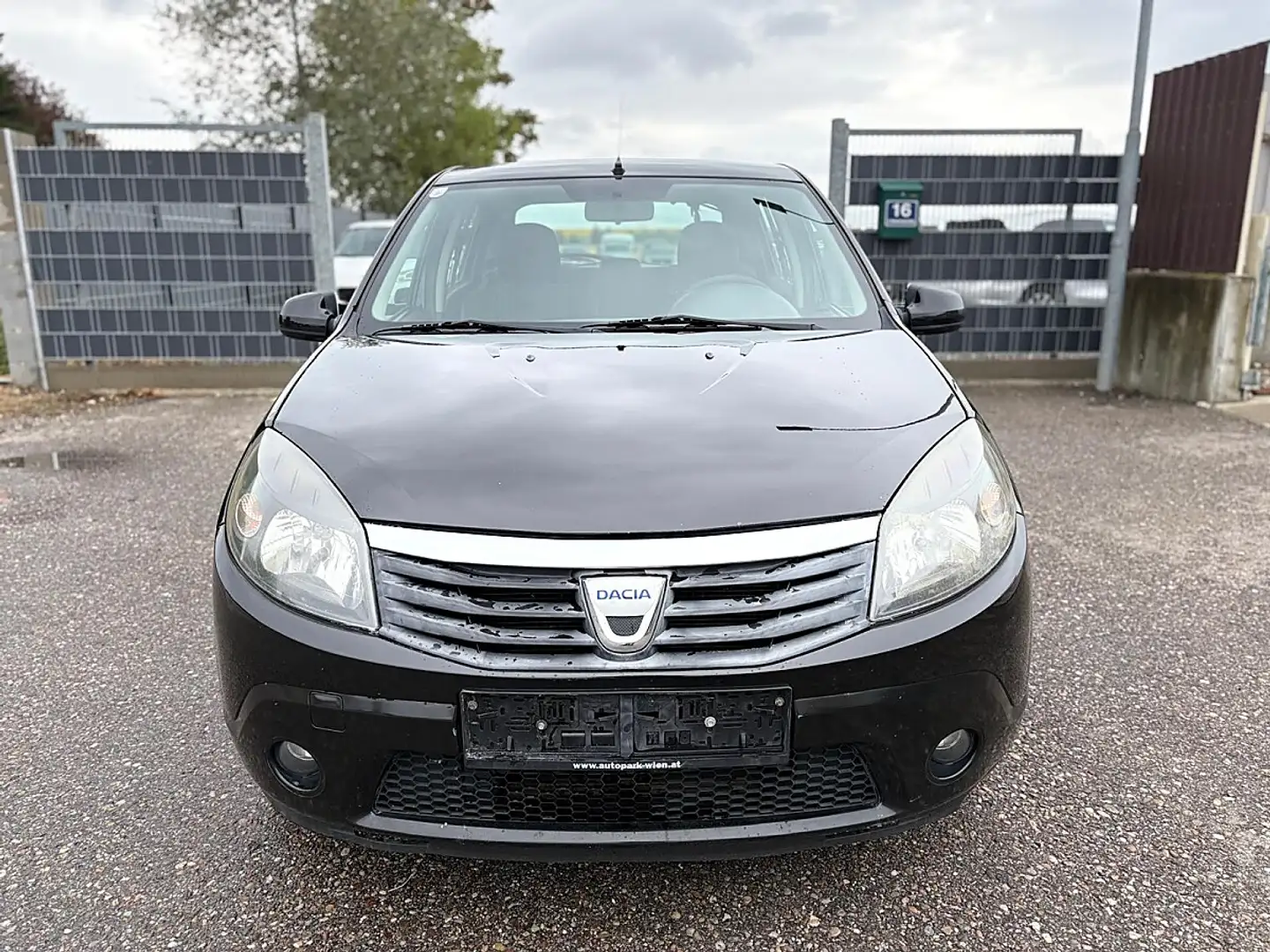 Dacia Sandero Black Line 1,2 16V **klima** Schwarz - 2