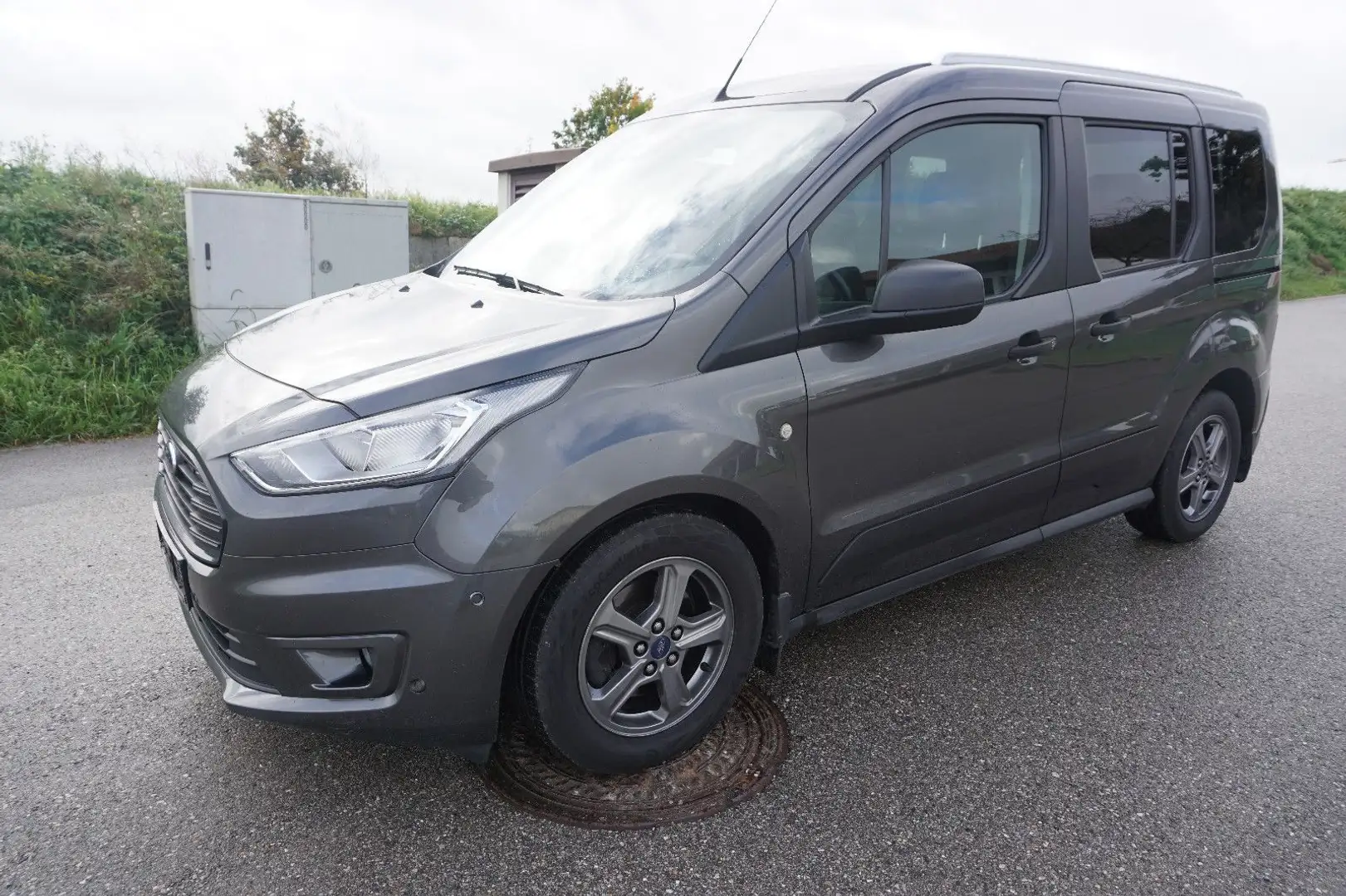 Ford Tourneo Connect NAV Standheiz CAM Parkassist Grau - 1