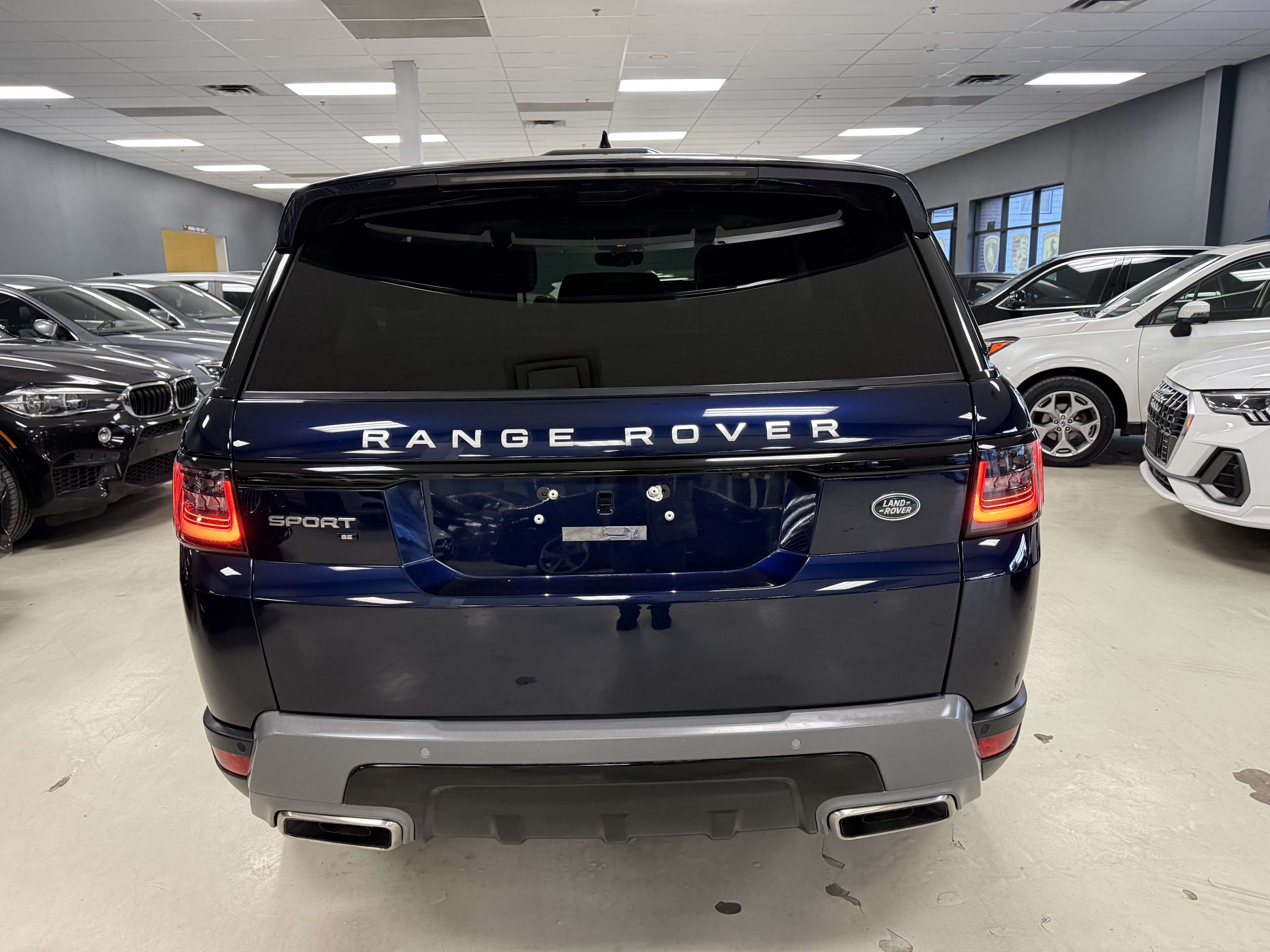 2022 Land Rover Range Rover Sport SE alt 4