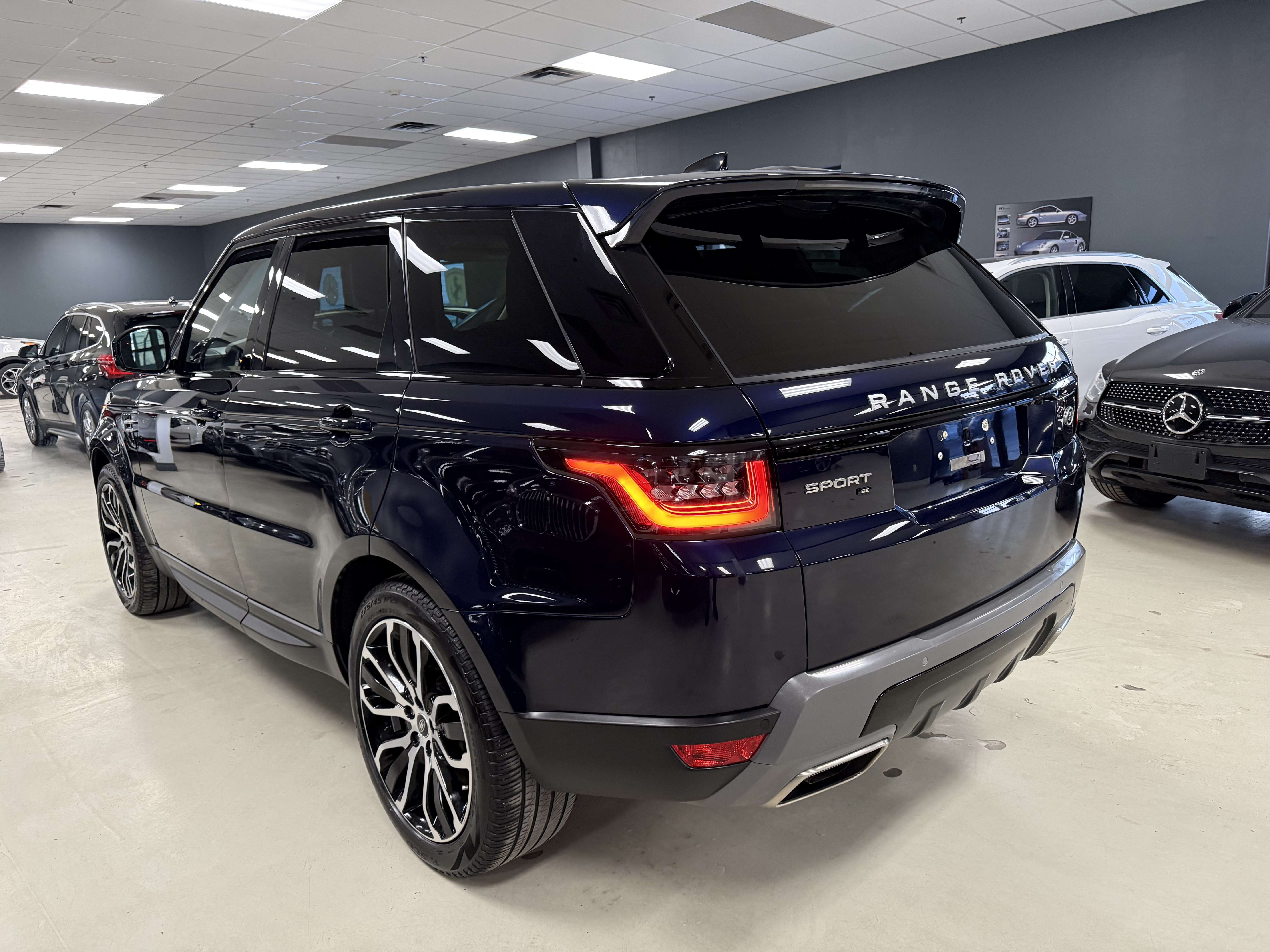 2022 Land Rover Range Rover Sport SE alt 3