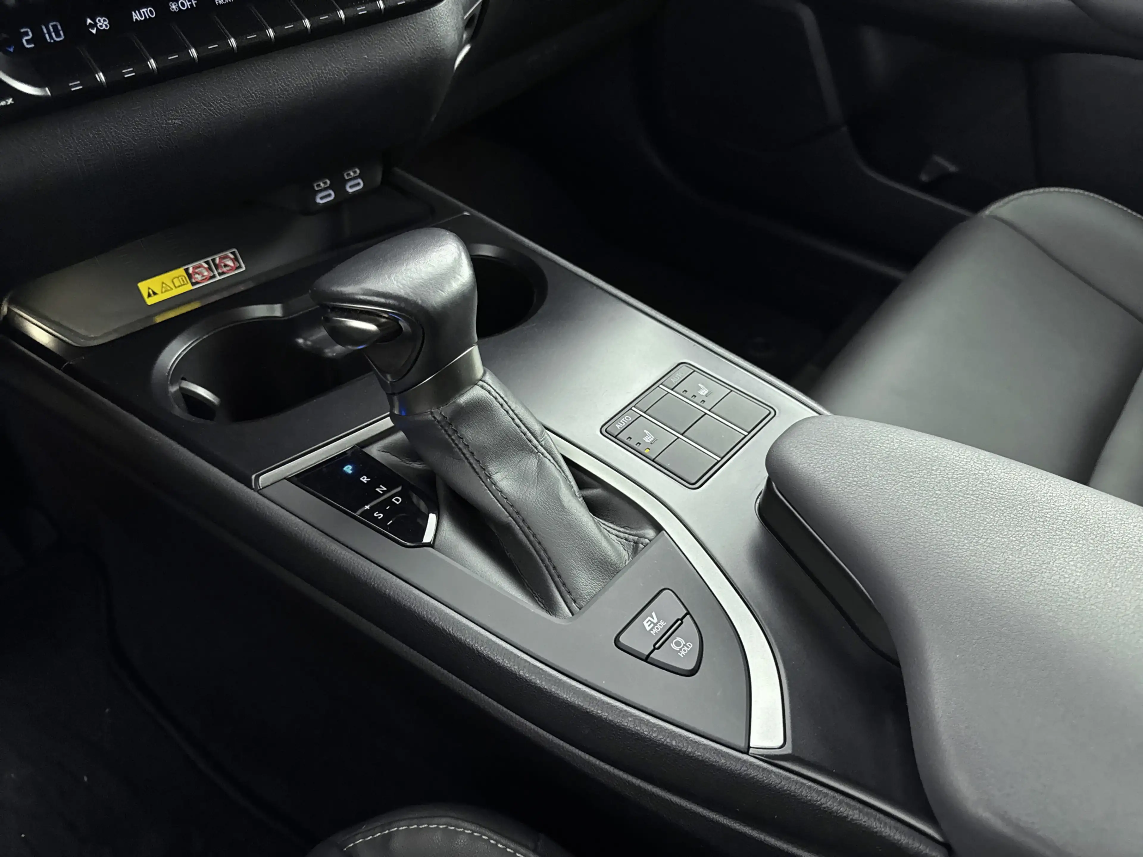 Lexus UX 250h F Sport Design | Carplay | Stoelverwarming | Adapt — photo 10
