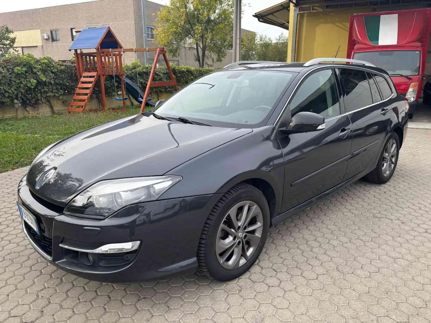 Renault Laguna 2.0 dCi SporTour Proactive Limited ESM Gris - 1