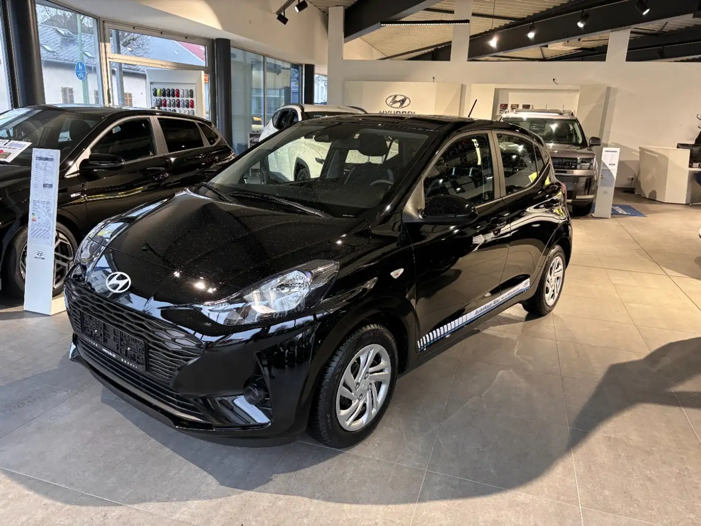 Hyundai i10 1.0 Select Inspektionspak. Big Deal Noir - 2