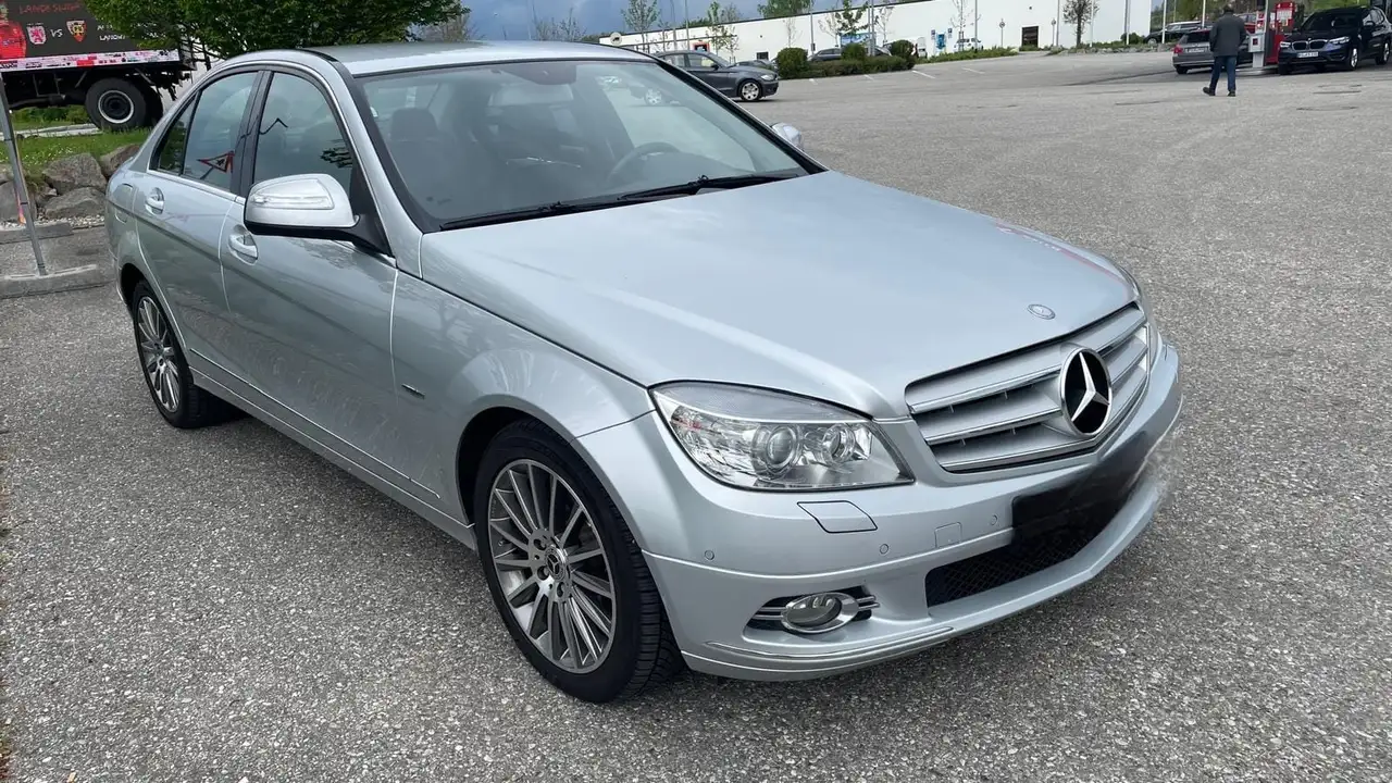 Mercedes-Benz C 320