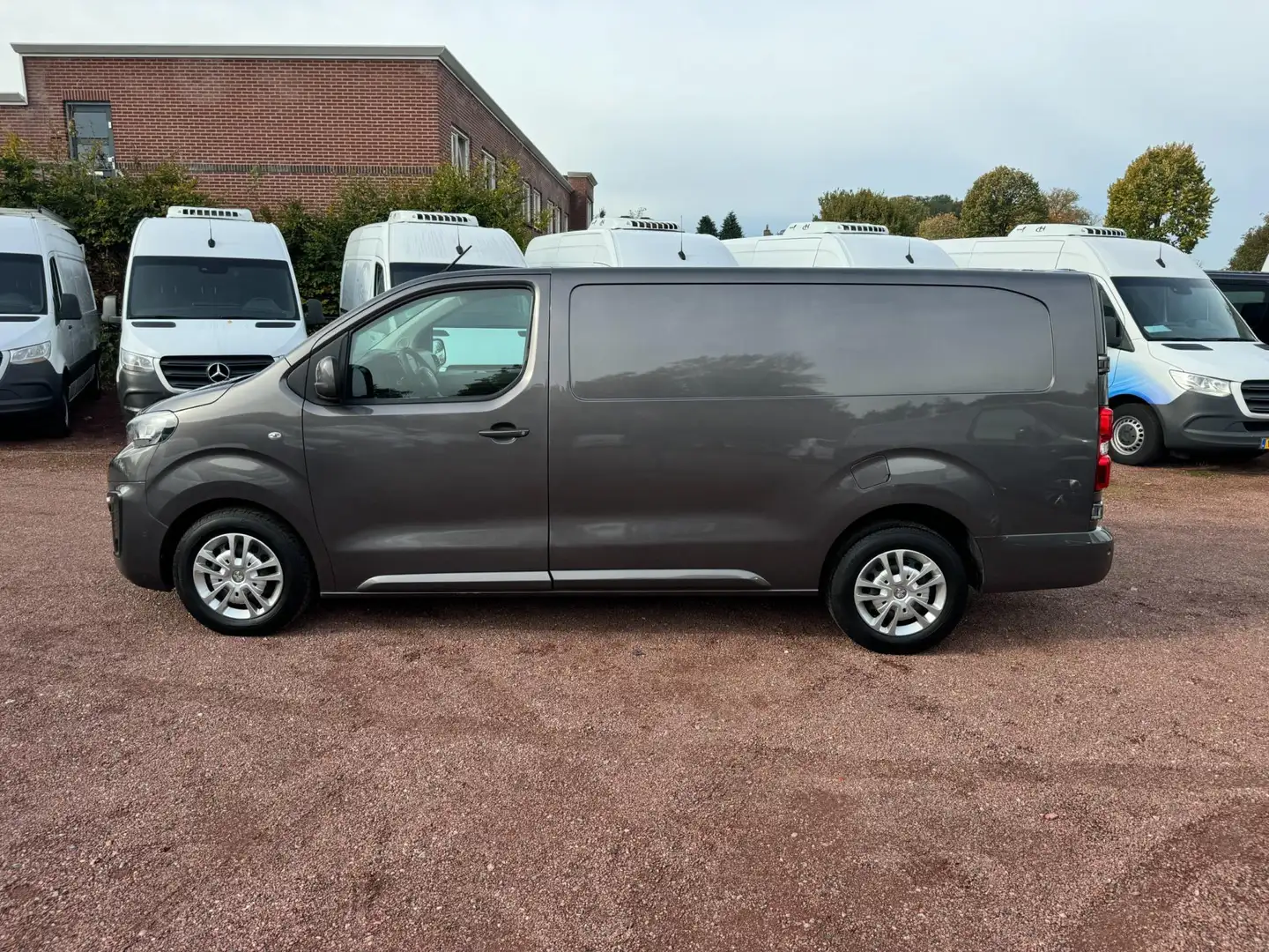 Peugeot Expert 231S 2.0 BlueHDI 150PK L3H1 Premium Pack Gris - 2