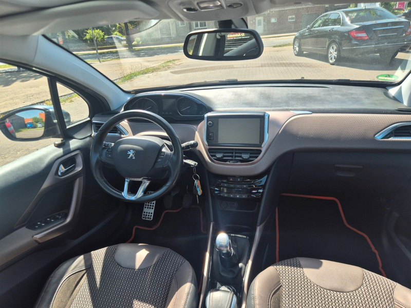 Peugeot 2008 Allure Navi/Teilleder/AHK/Euro6 — photo 11