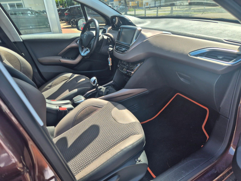 Peugeot 2008 Allure Navi/Teilleder/AHK/Euro6 — photo 13