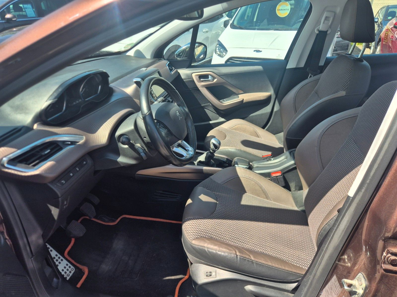 Peugeot 2008 Allure Navi/Teilleder/AHK/Euro6 — photo 14