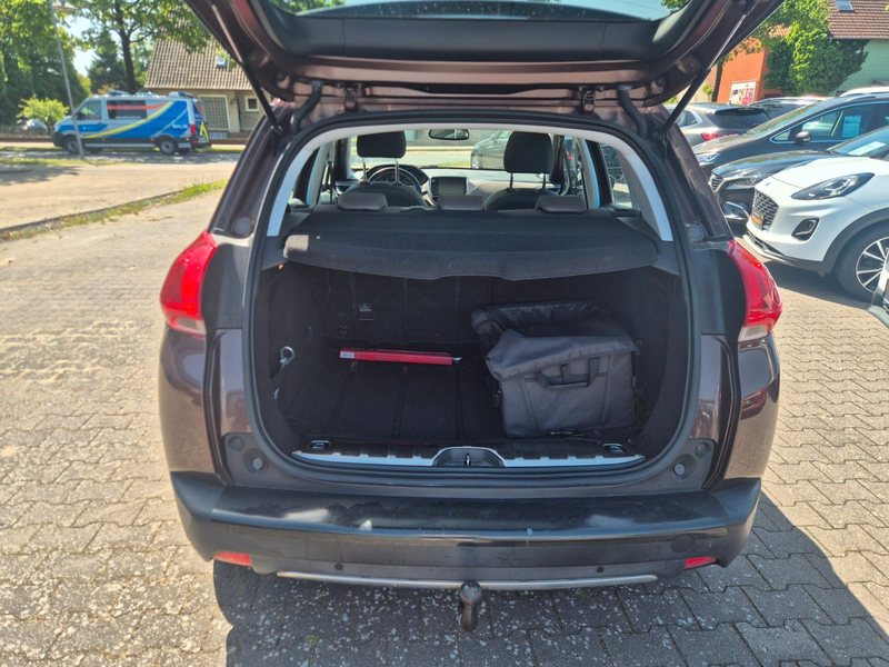 Peugeot 2008 Allure Navi/Teilleder/AHK/Euro6 — photo 9