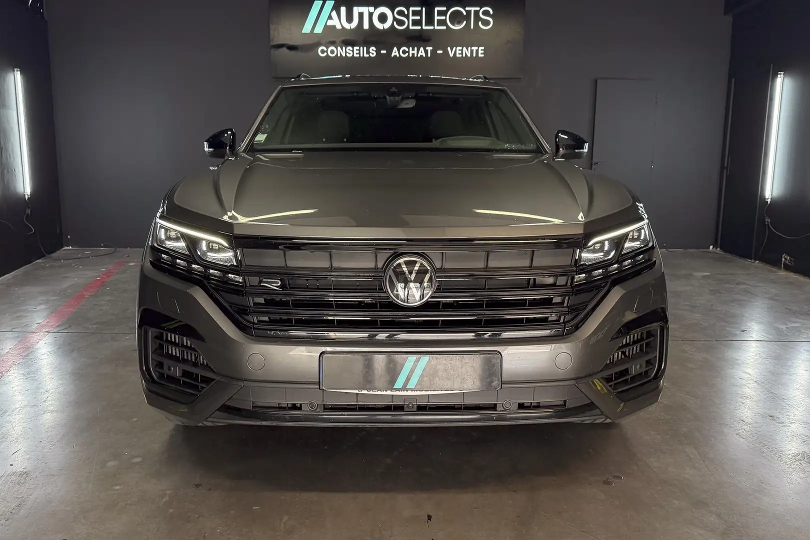 Volkswagen Touareg R - 4MOTION - 3.0 TSI eHybrid - 462cv - Tiptronic  Gris - 2