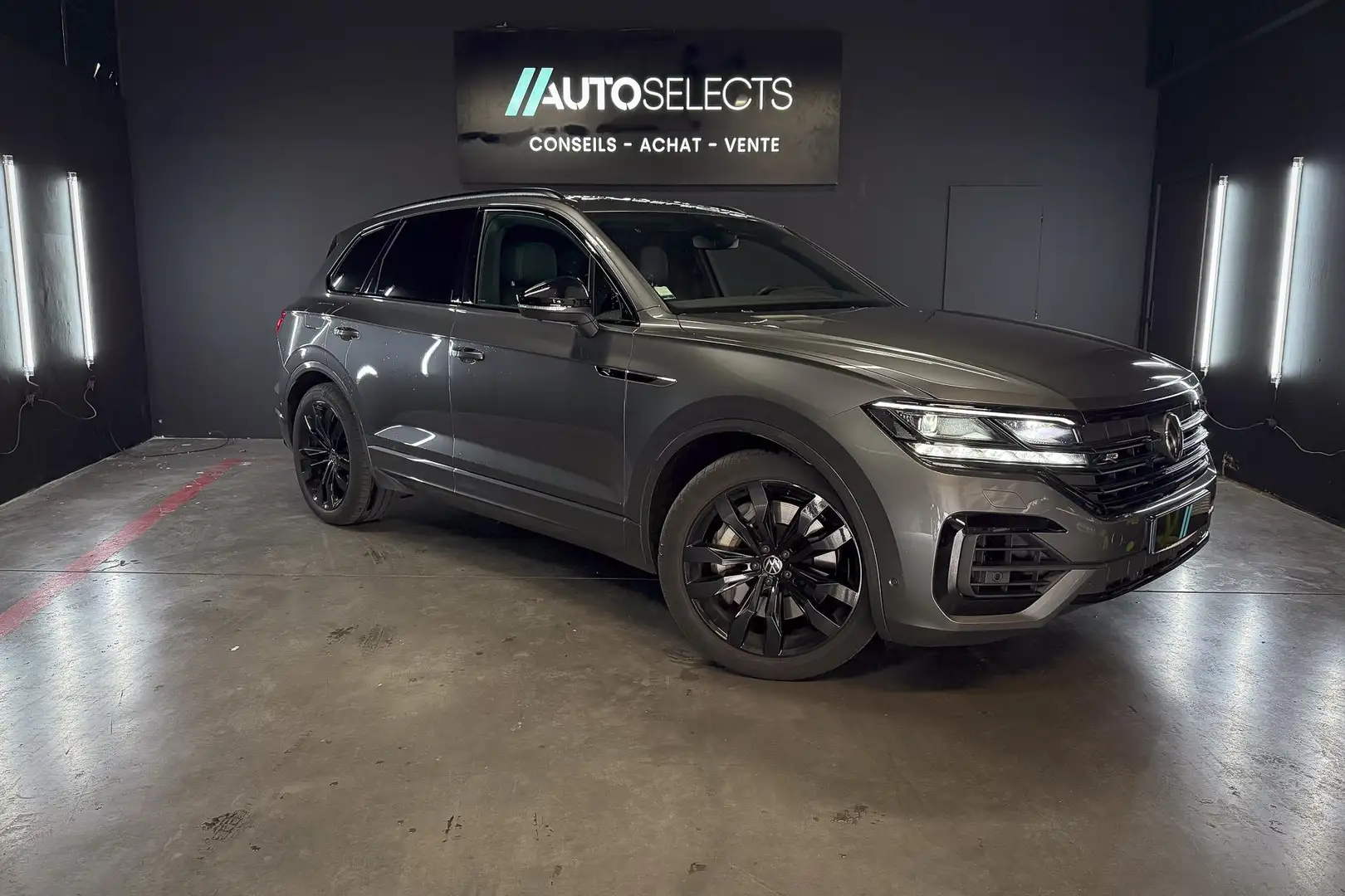 Volkswagen Touareg R - 4MOTION - 3.0 TSI eHybrid - 462cv - Tiptronic  Gris - 1