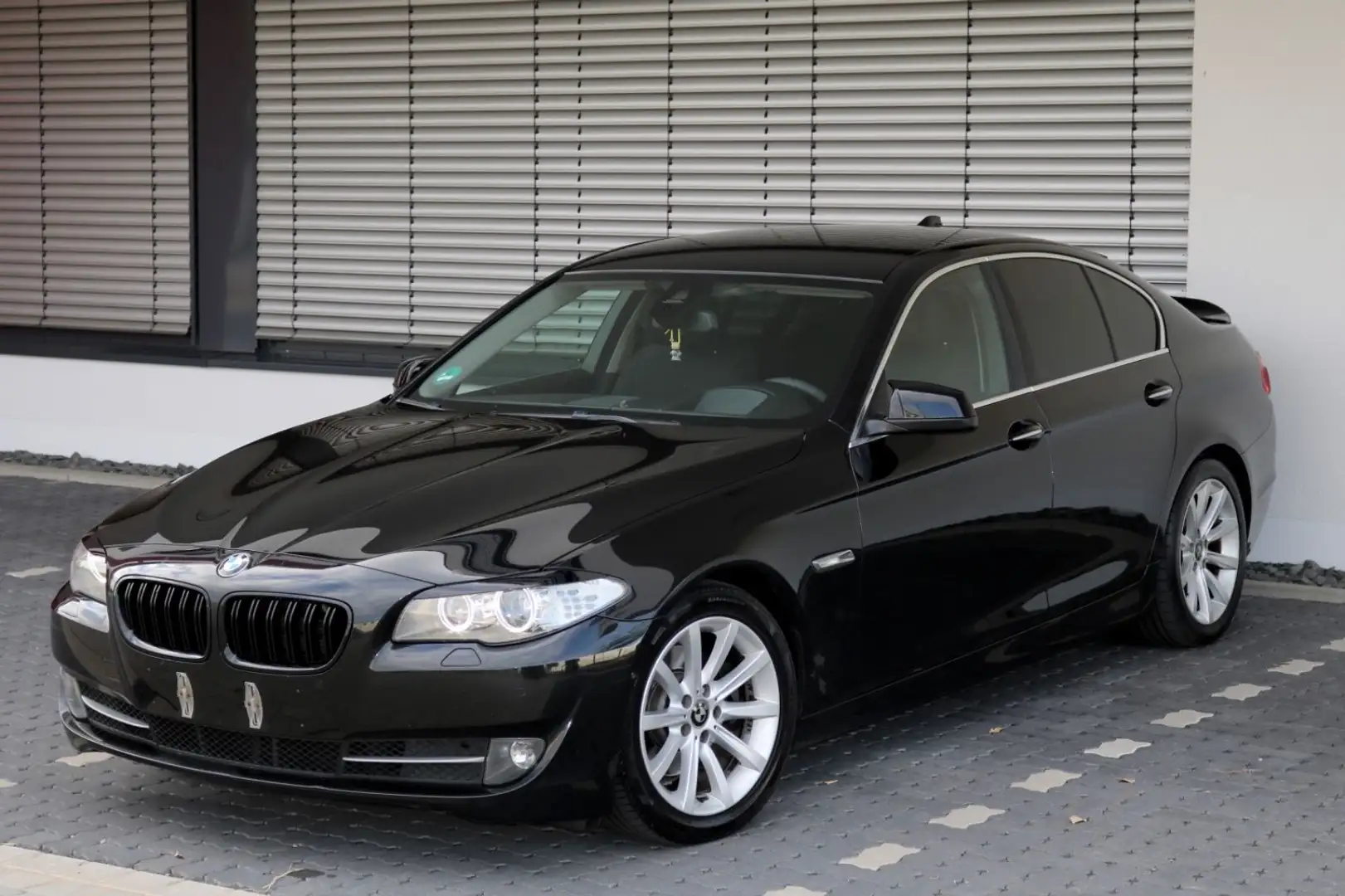 BMW 520 5 Lim. 520 d Efficient Dynamics Edition Schwarz - 1